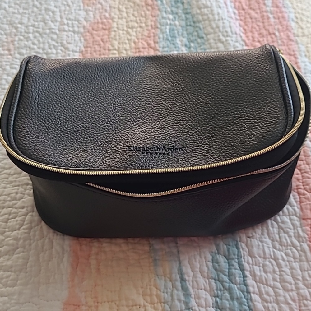 Elizabeth Arden cosmetic bag